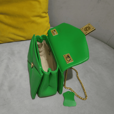 Vérité Envelope Bag